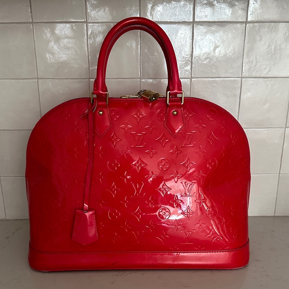 Louis Vuitton Red Vernis Alma Satchel  GM(Grand Modèle) 15.25 in/ 15.25 in /38cm